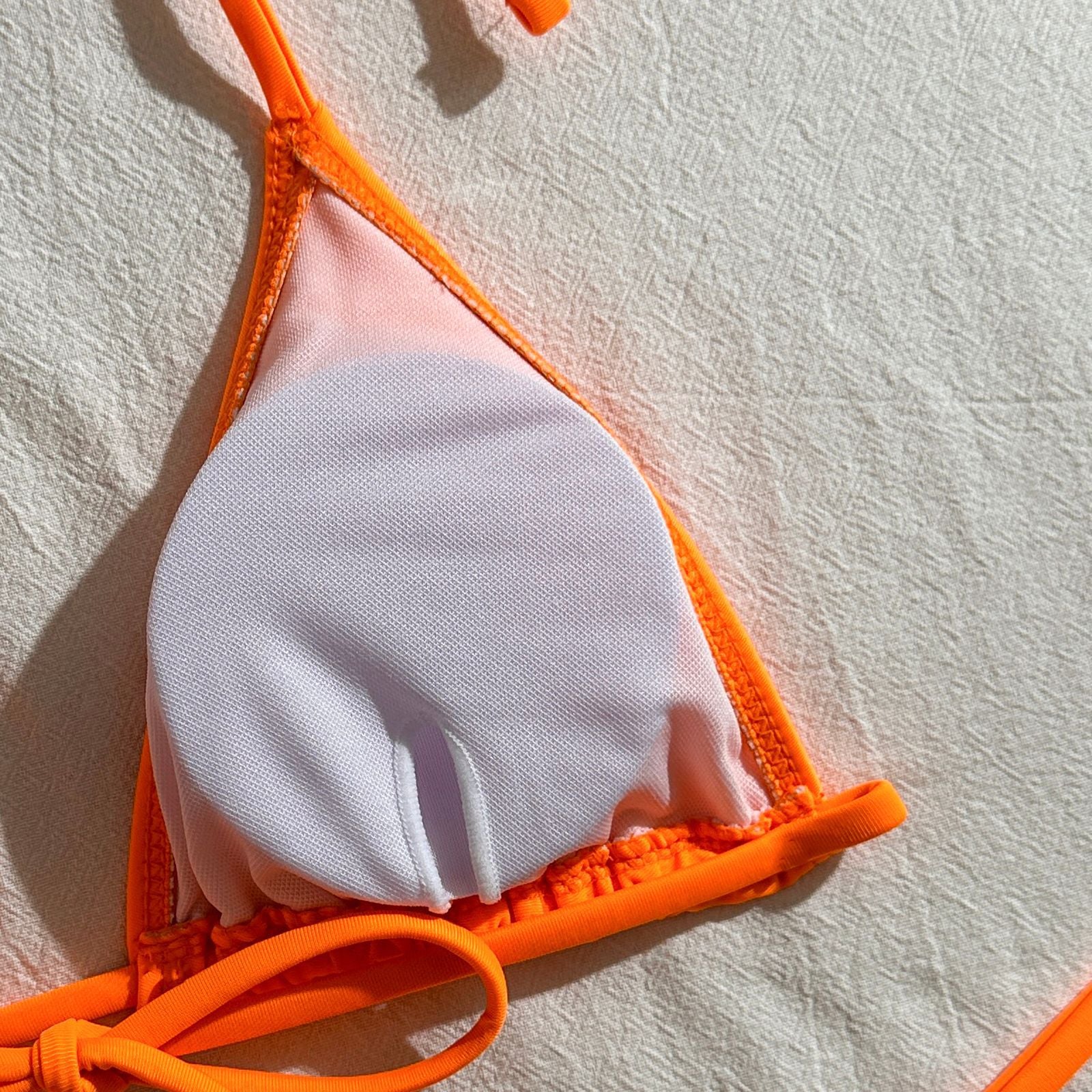 Set Playero de 3 Piezas: Bikini y Vestido de Malla Cut-Out