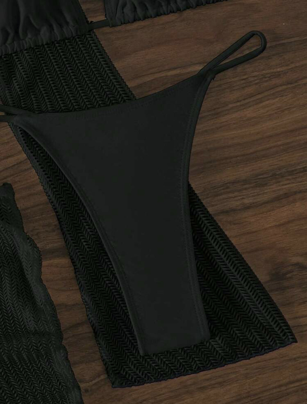 Set Playero de 3 Piezas: Bikini y Vestido de Malla Cut-Out